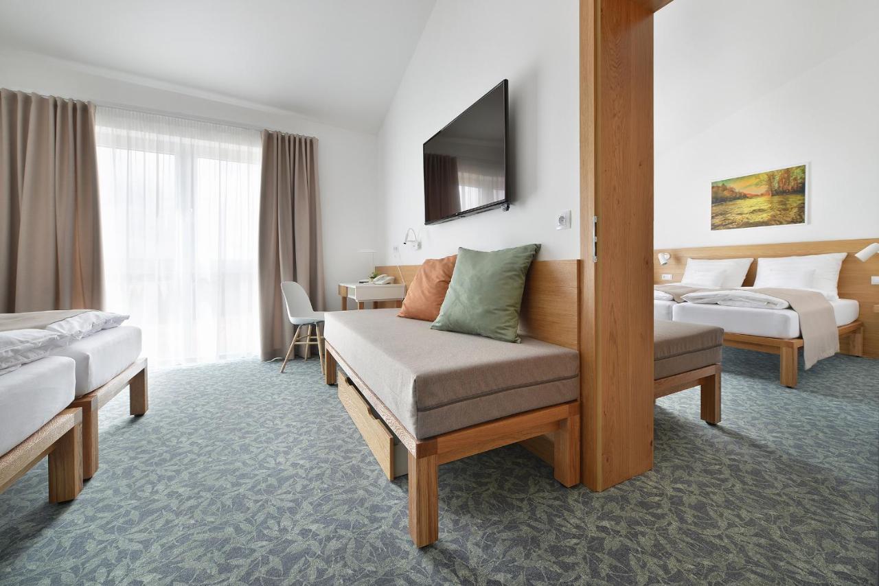 Wellness Hotel Happy Star ฮนานิเซ ภายนอก รูปภาพ