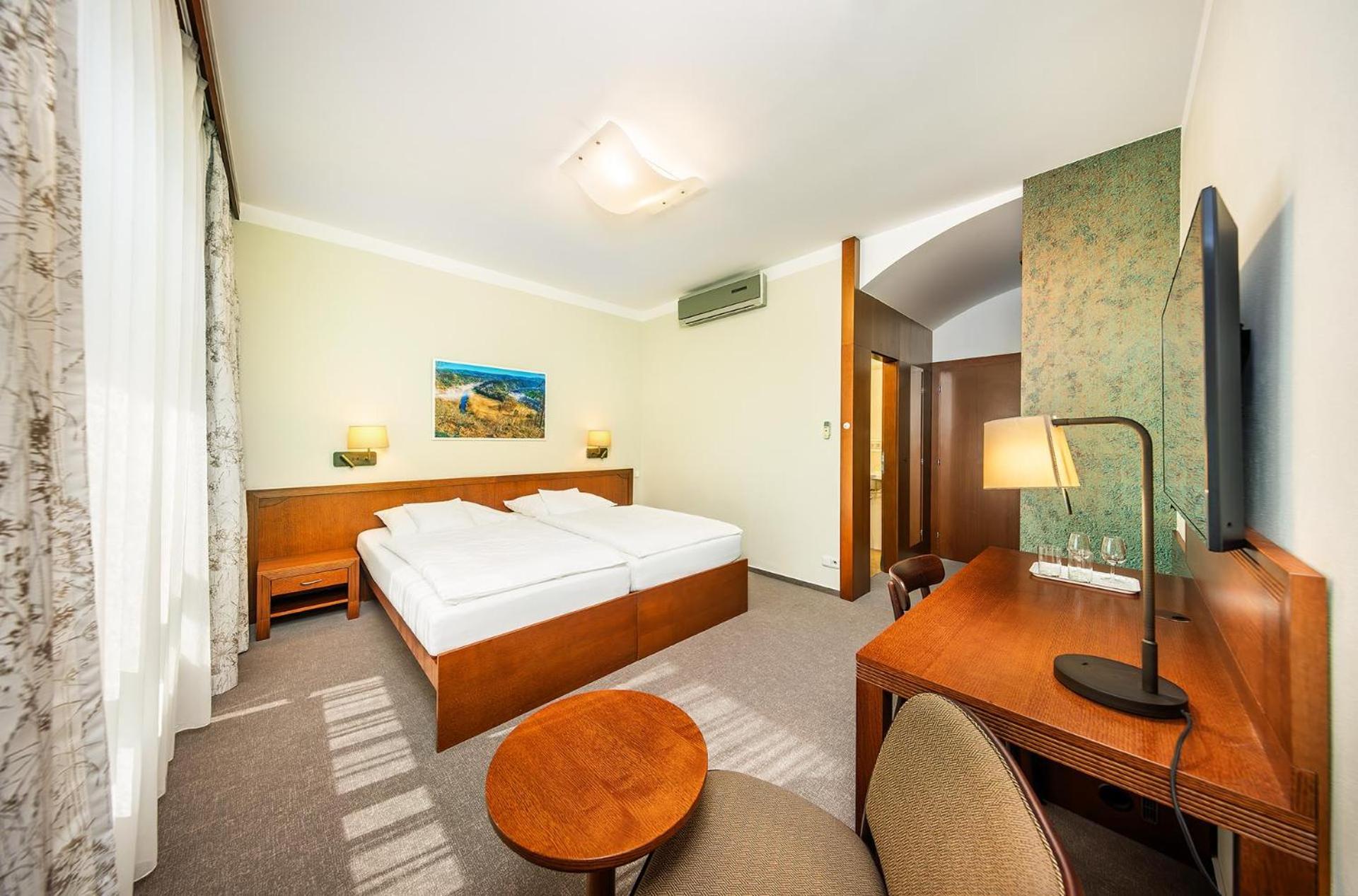 Wellness Hotel Happy Star ฮนานิเซ ภายนอก รูปภาพ
