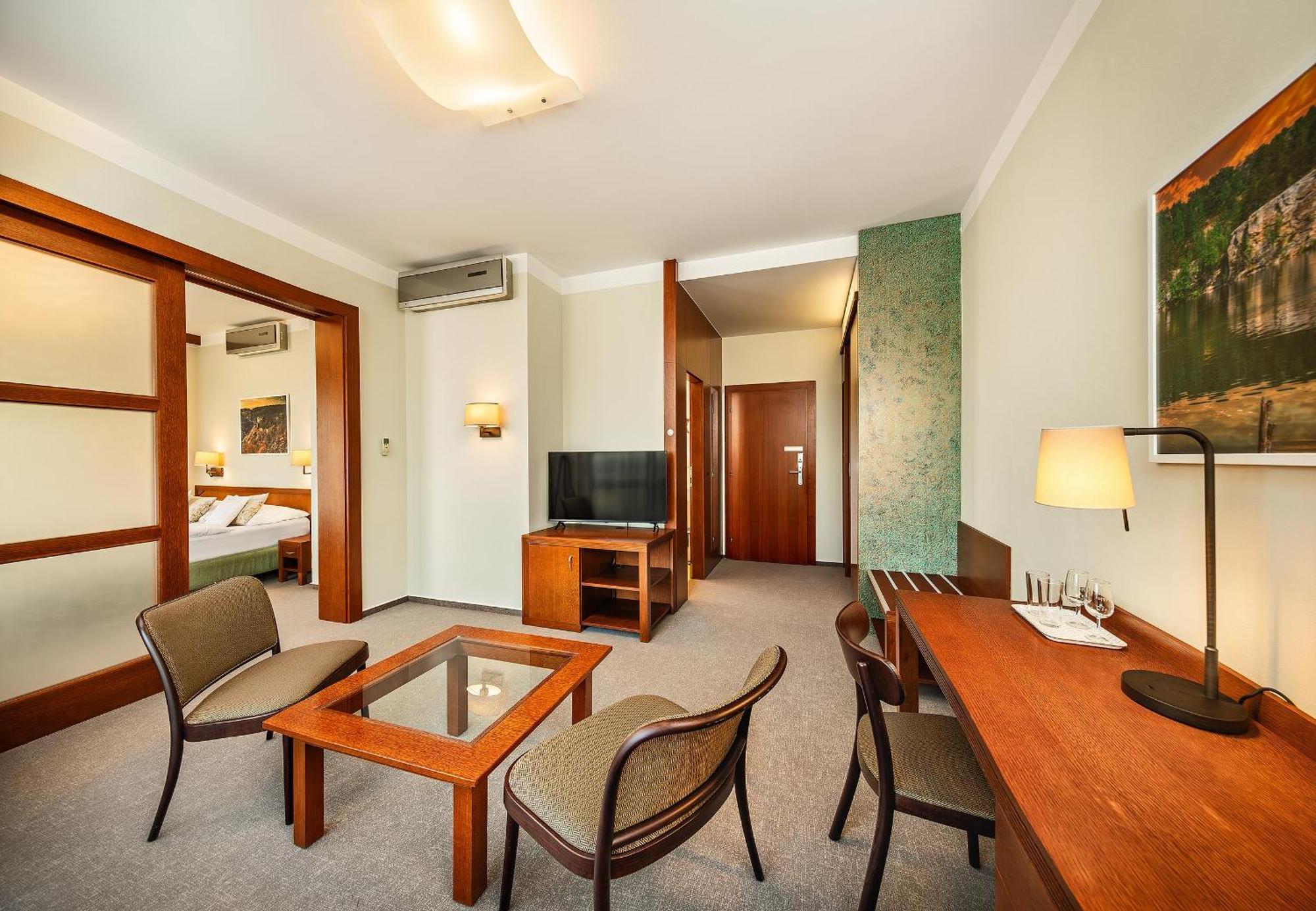 Wellness Hotel Happy Star ฮนานิเซ ภายนอก รูปภาพ