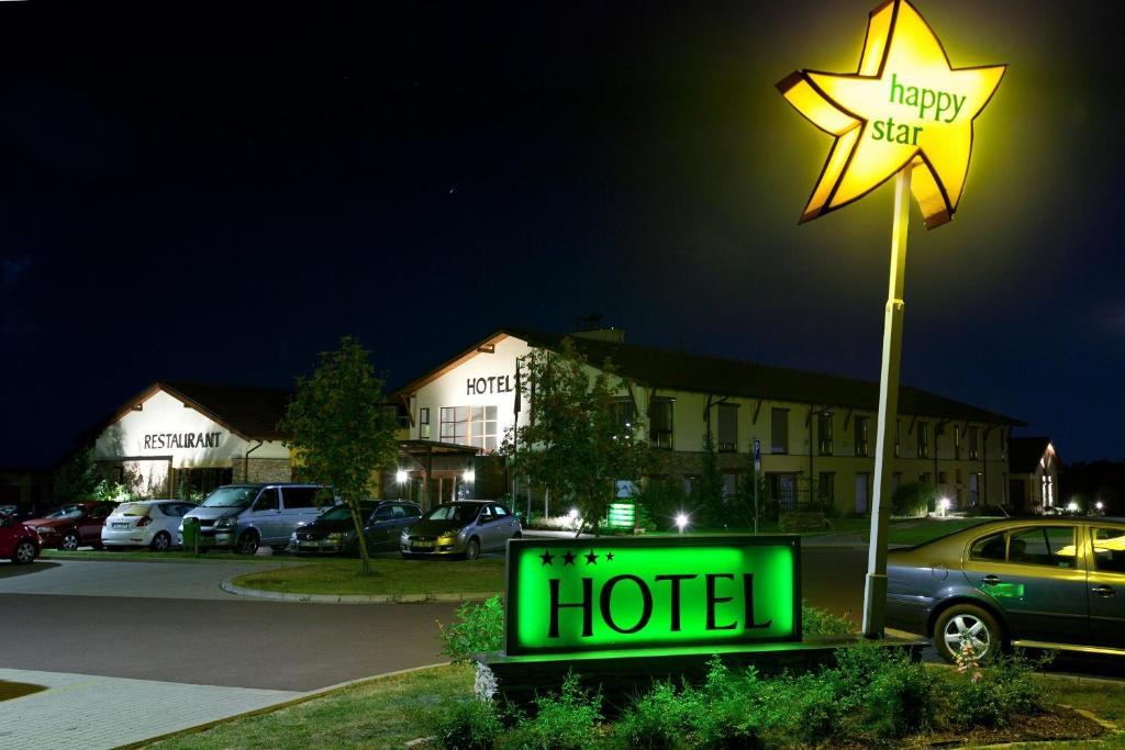 Wellness Hotel Happy Star ฮนานิเซ ภายนอก รูปภาพ