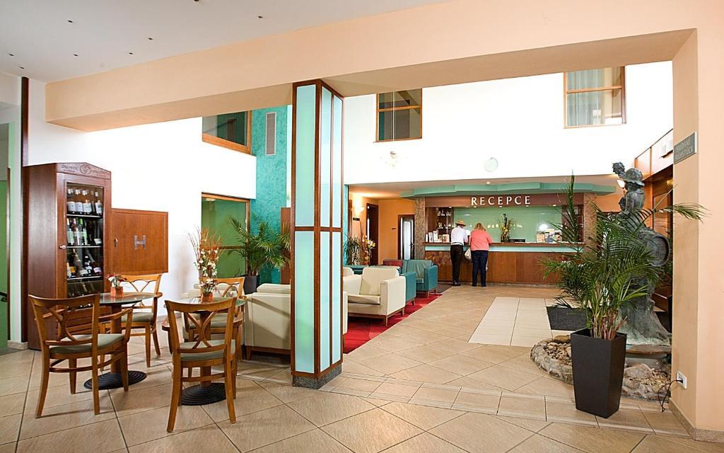 Wellness Hotel Happy Star ฮนานิเซ ภายนอก รูปภาพ