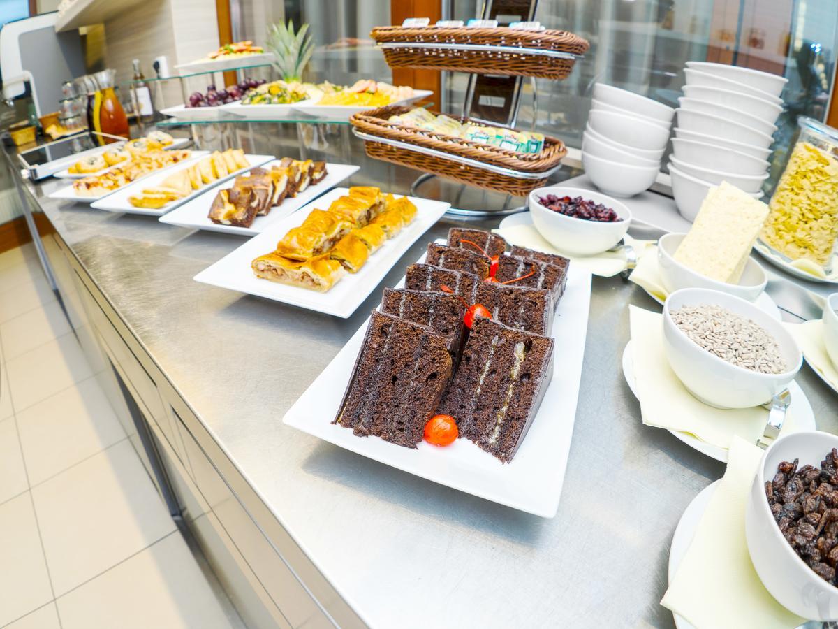 Wellness Hotel Happy Star ฮนานิเซ ภายนอก รูปภาพ