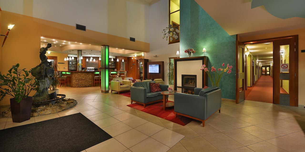 Wellness Hotel Happy Star ฮนานิเซ ภายนอก รูปภาพ